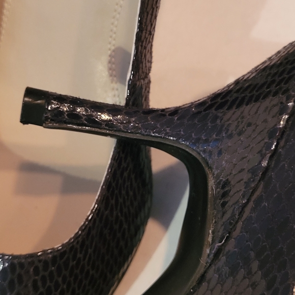 ELLEN TRACY CLASSIC POINTED FAUX REPTILE POINTED TOE PUMP SIZE 9 - Picture 5 of 7